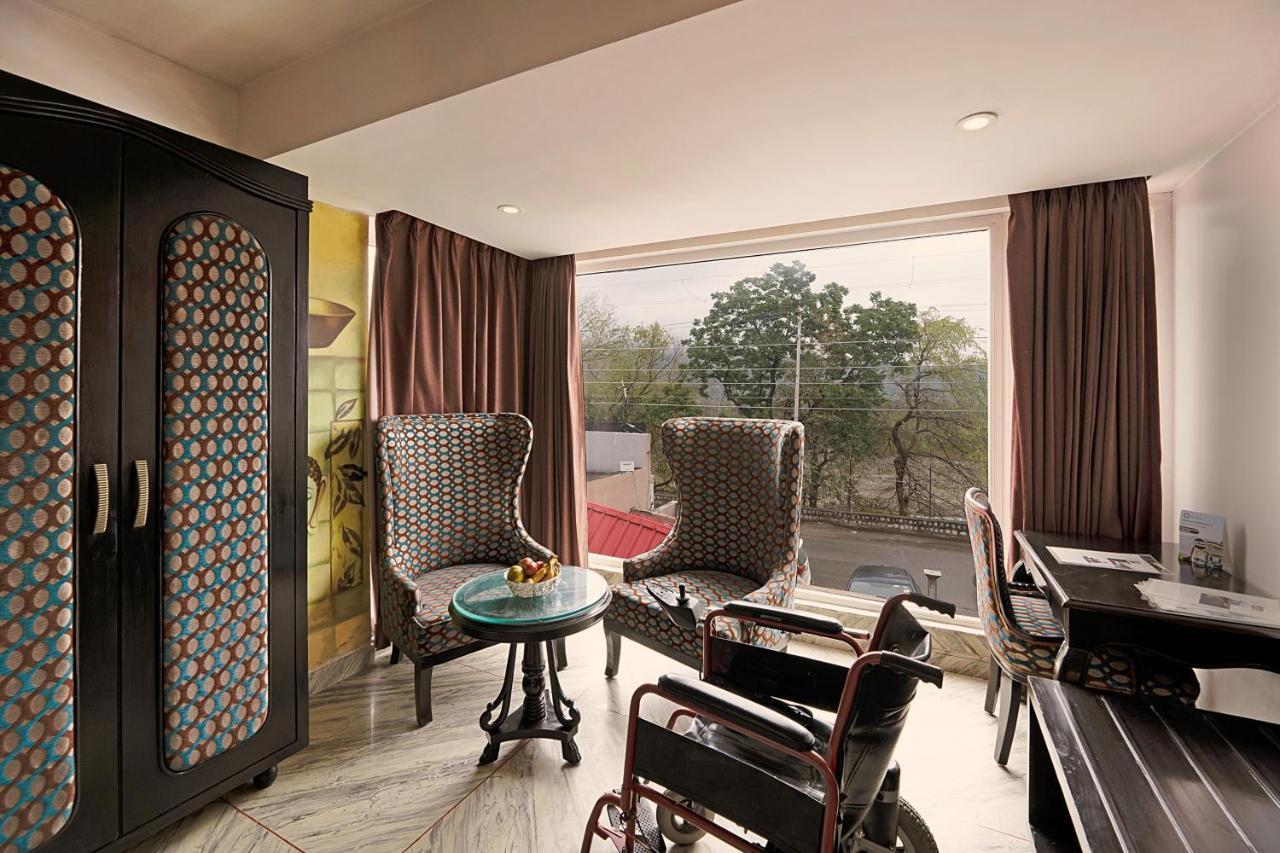 Ellbee Ganga View Hotell Rishīkesh Exteriör bild