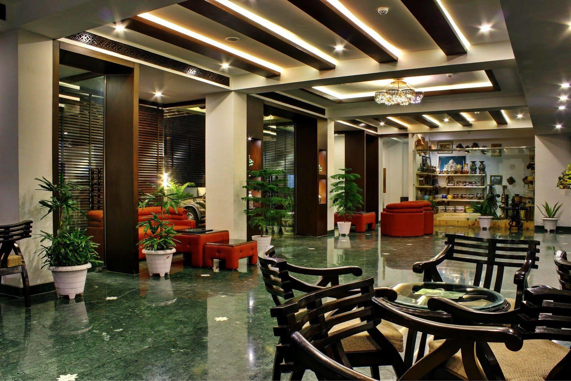 Ellbee Ganga View Hotell Rishīkesh Exteriör bild